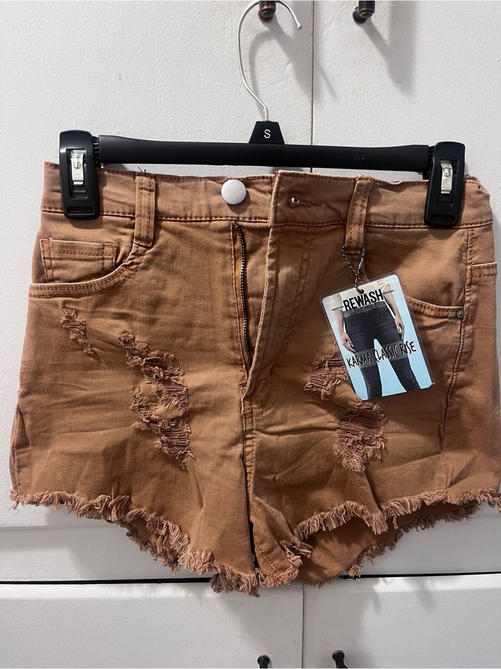 Rewash Karma Canyon Tan Distressed Women’s Shorts - NEW w/tag. Size 4